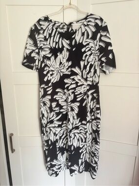Hugo Boss Black & White Floral Print Women’s Dress Size 10